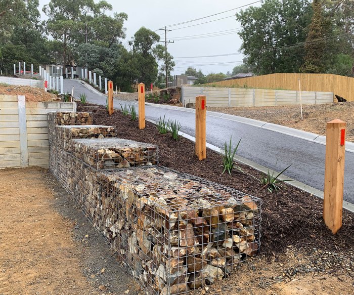 Rock retaining wall contractors