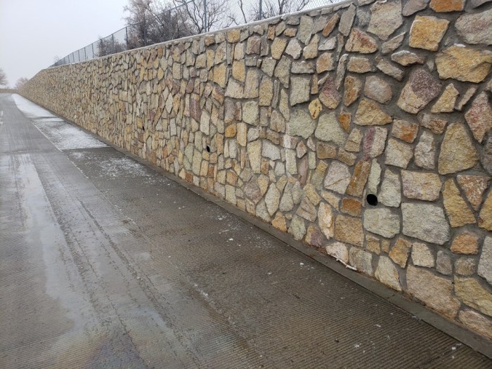 Rock retaining wall contractors